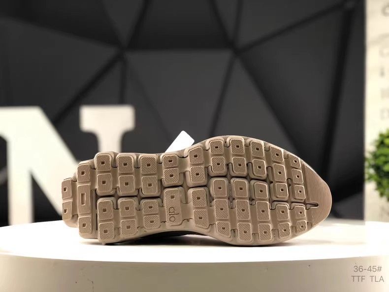 ALO Yoga Alo Runner ランニングシューズ 関税込【Alo Yoga】Alo Runner アロ ランナー スニーカー (ALO