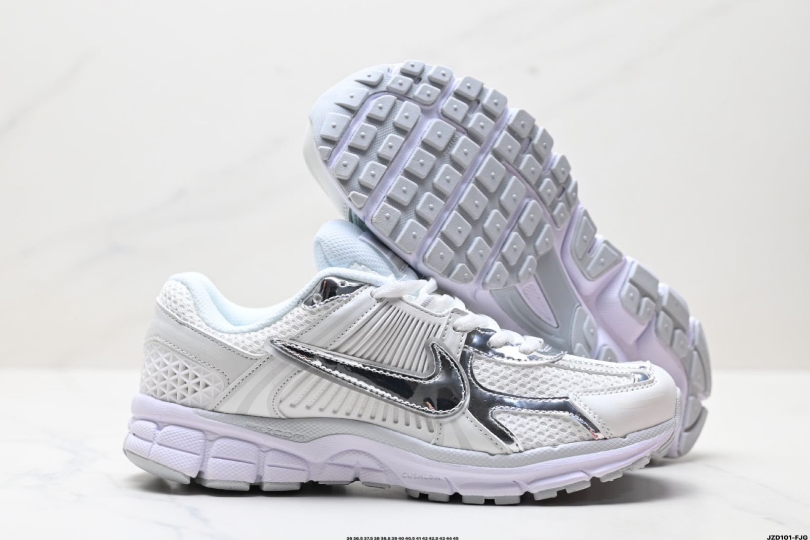 ナイキ トレーニングシューズ 今日特価】ナイキ Nike Zoom Vomero 5 マラソンレトロランニング