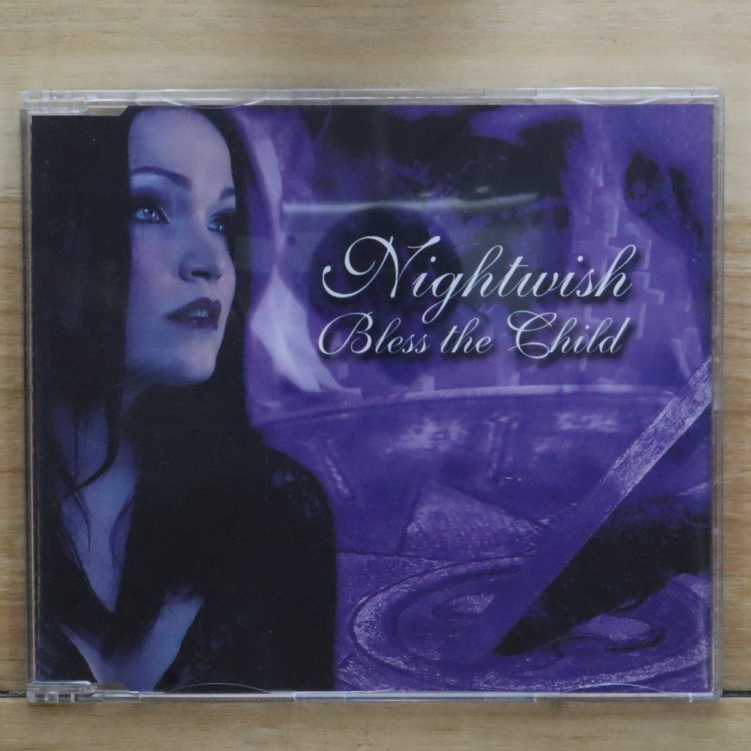NIGHTWISH 直筆サイン入りCD ONCEナイトウィッシュ ピック付 NIGHTWISH 直筆サイン入りCD ONCEナイトウィッシュ ピック付