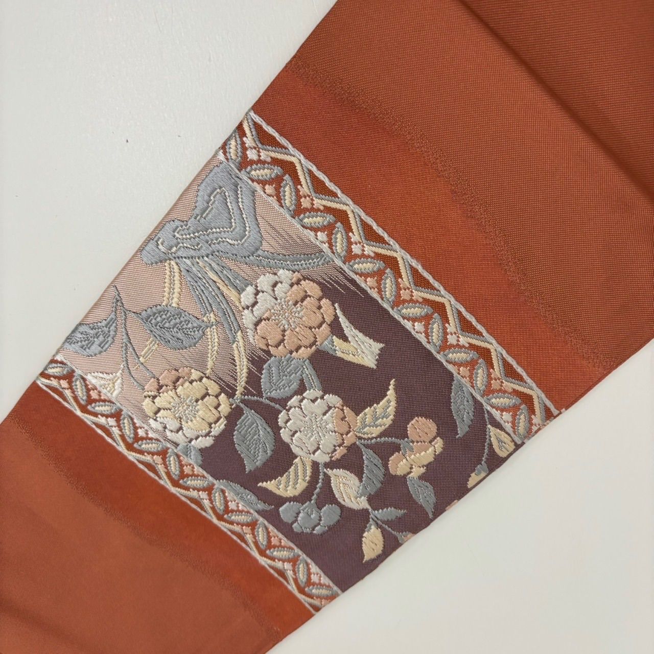 名古屋帯 唐織 花唐草 花菱 素敵なデザイン 九寸 正絹 着物 MA-373