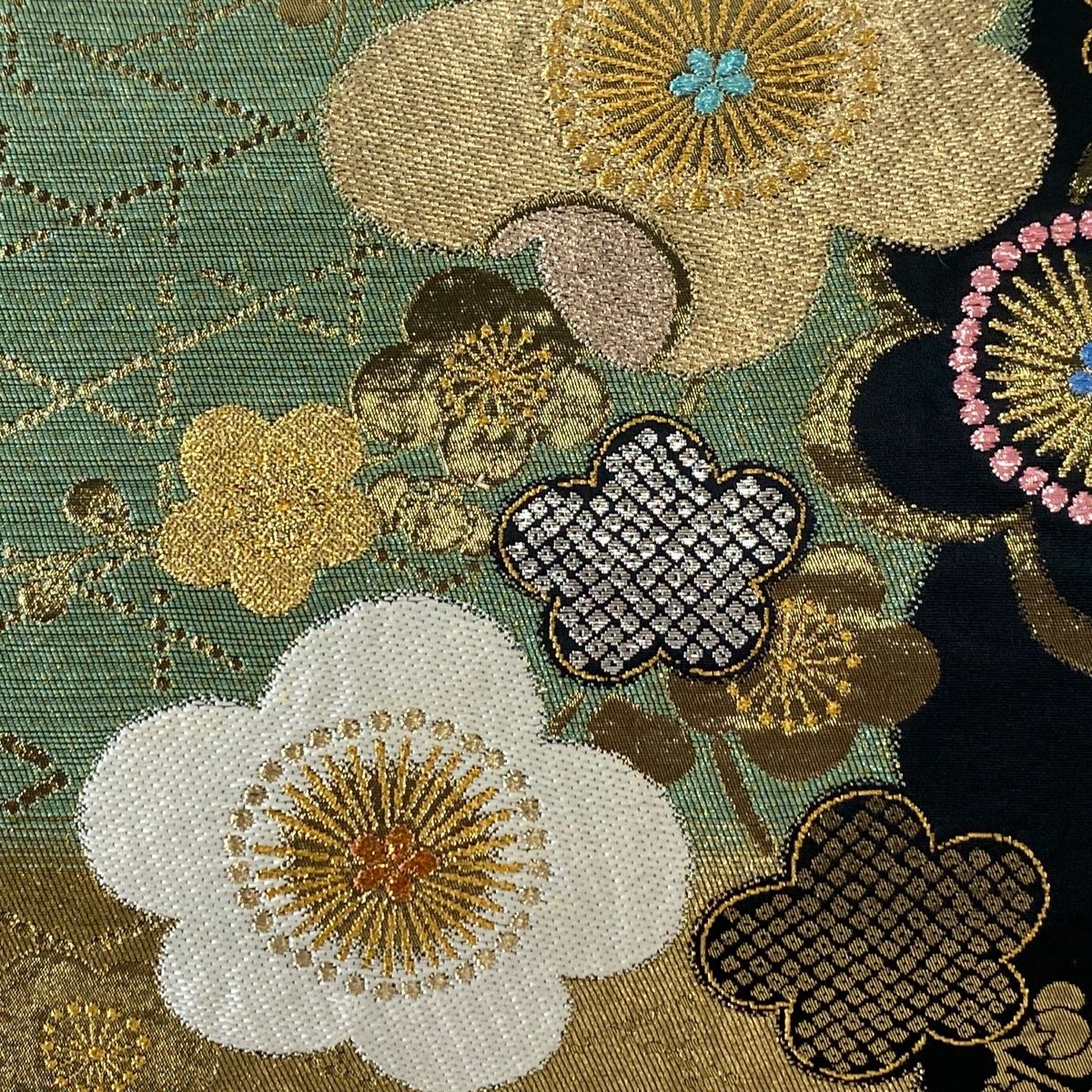 袋帯 秀品 振袖向き 蝶 梅 金糸 箔 黒 全通 正絹 【中古