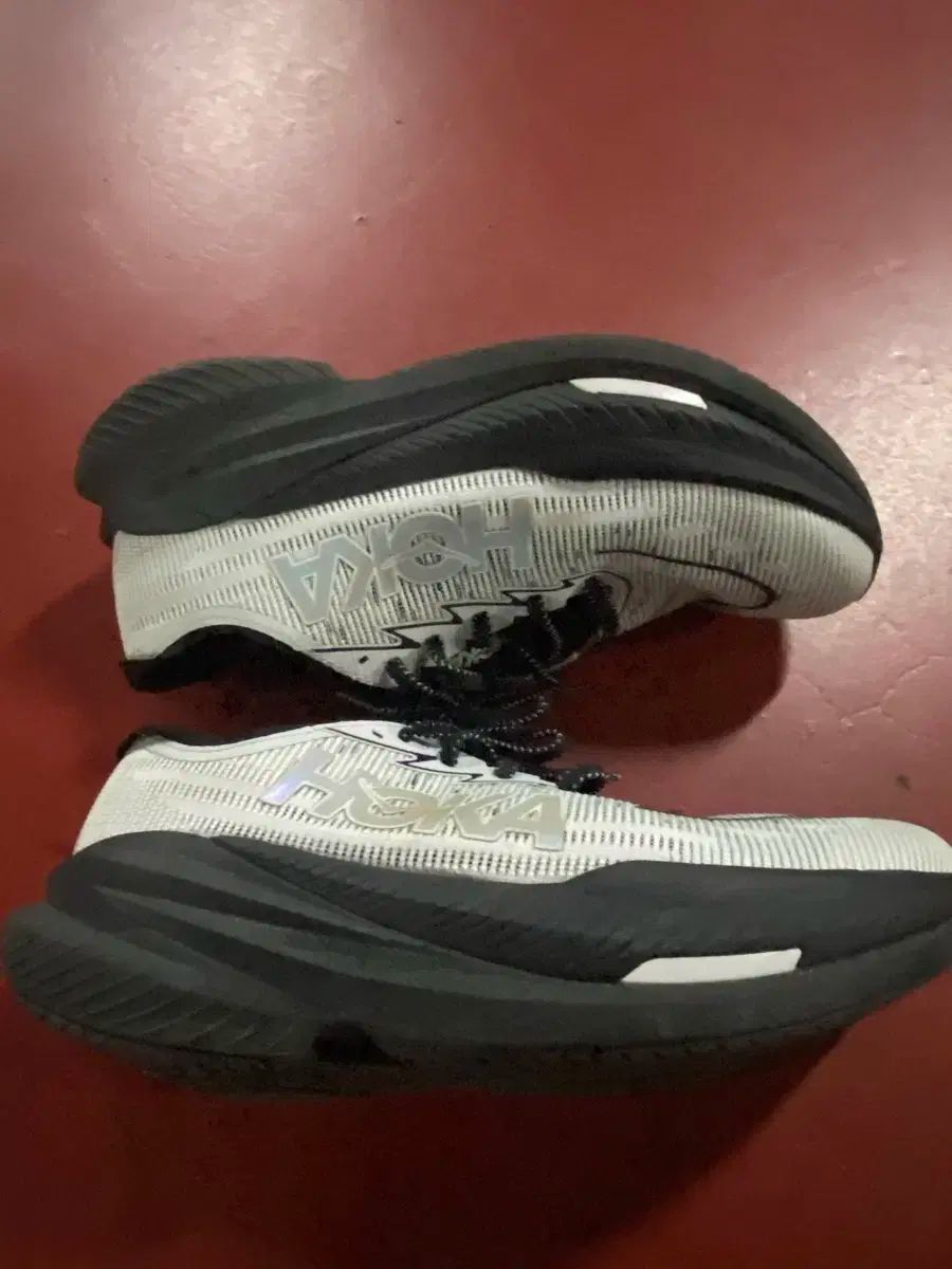 HOKA ONE ONE ホカオネオネ マッハ x2 ブラックスター ダスト 270