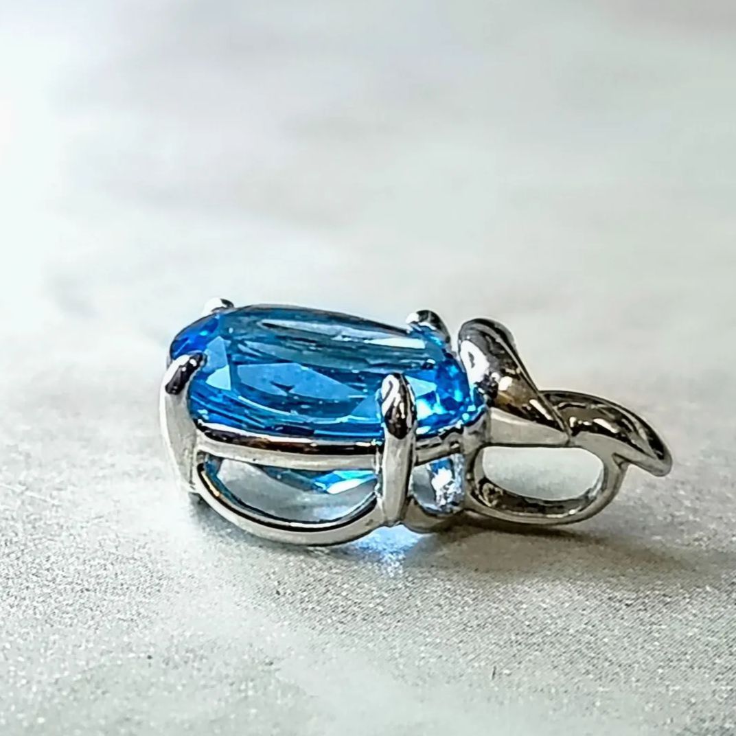 【未使用】 K14 PGダイヤモンド ペンダントチャーム ハワイアンジュエリー 未使用K14ペンダントトップ 未使用】 K14 PGダイヤモンド ペンダント