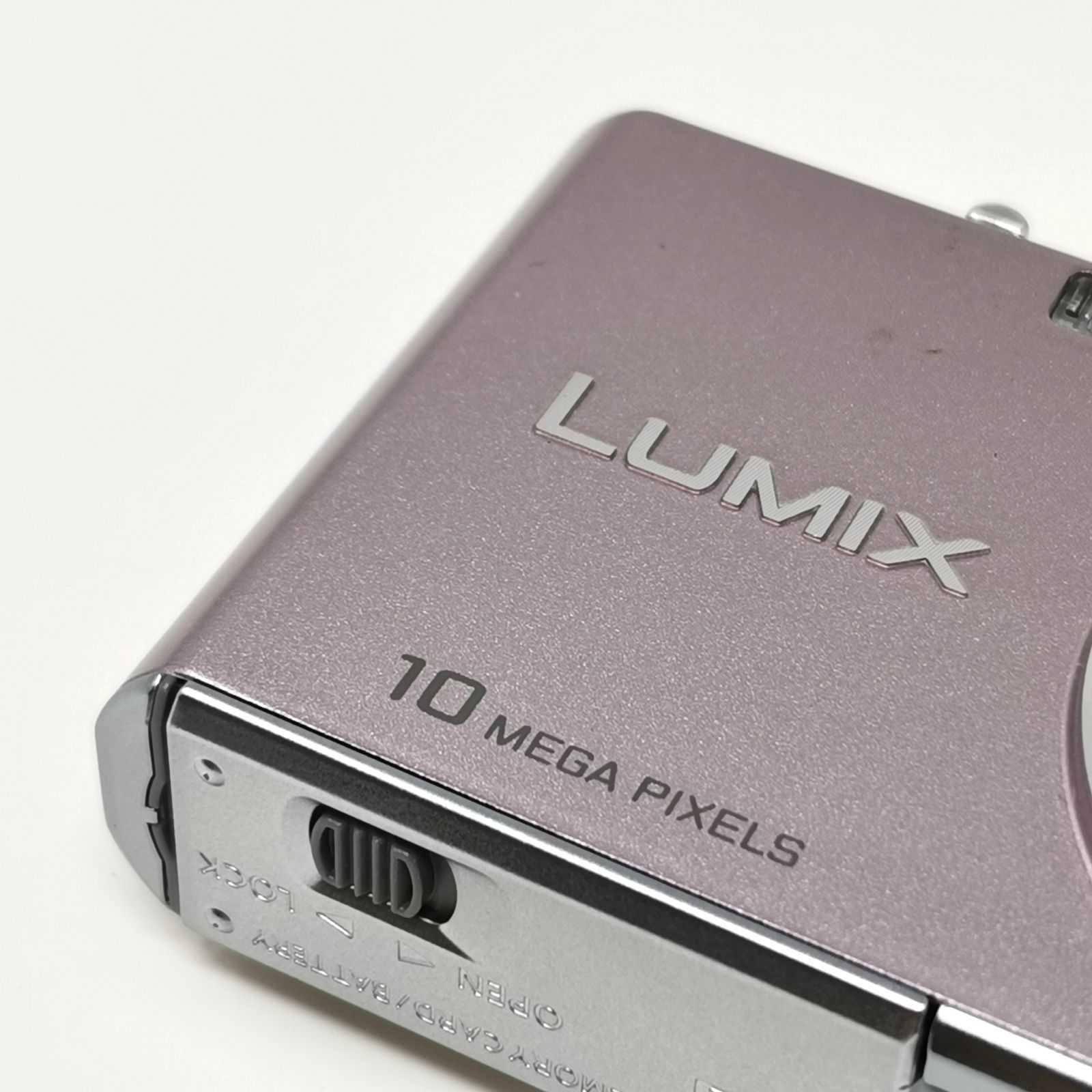 美品✨Panasonic DMC-FX37 コンデジ　ピンク　付属品多数 パナソニック LUMIX DMC-FX37 ピンク デジタルカメラ 付属品あり SD