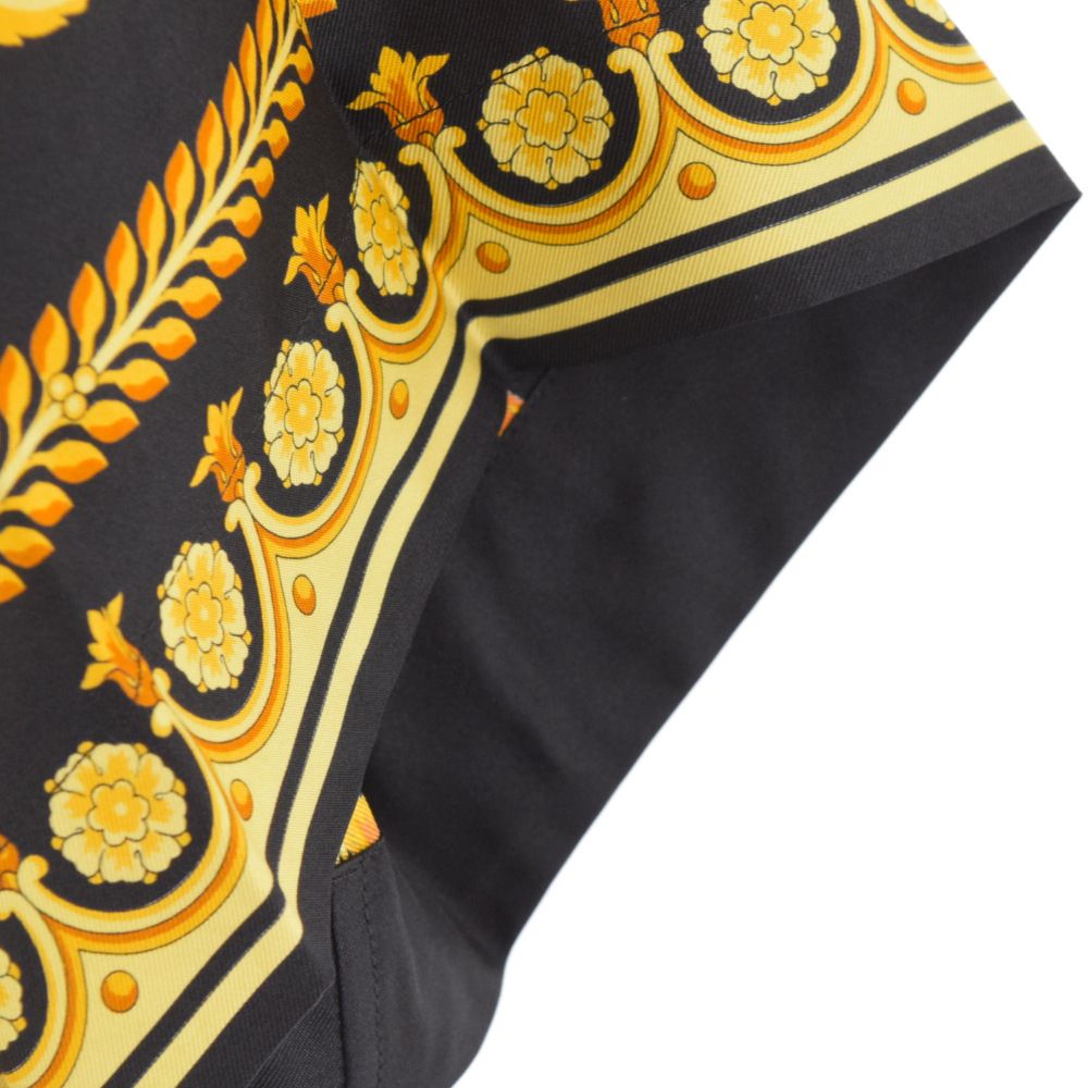 VERSACE ヴェルサーチ バロッコ シルク 半袖シャツ 総柄シャツカラー イエロー/ブラック 1003926 1A03044 VERSACE (ヴェルサーチ) バロッコ シルク 半袖シャツ 総柄シャツカラー