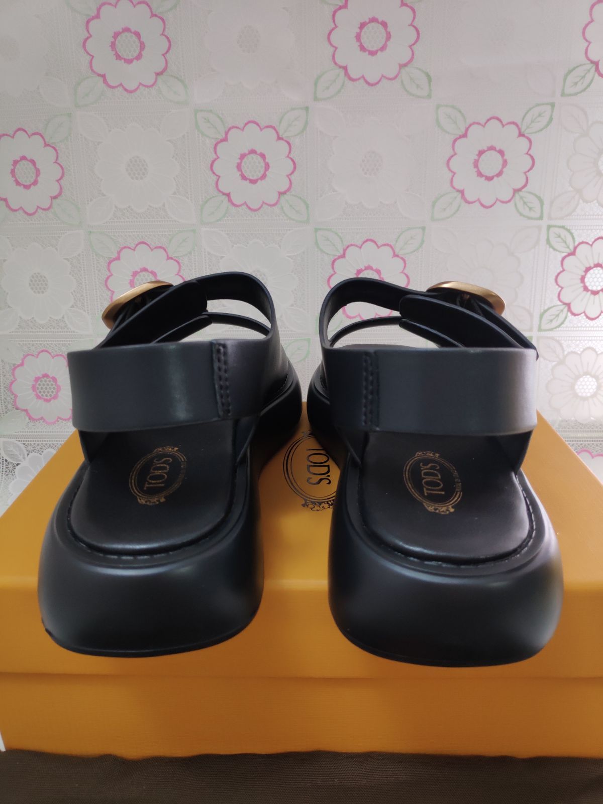 美品 TOD'S ブラック サンダル ダブルバックル サイズ38 超人気✨TODS/トッズ サンダル 黒 ダブルベルト ロゴメタル
