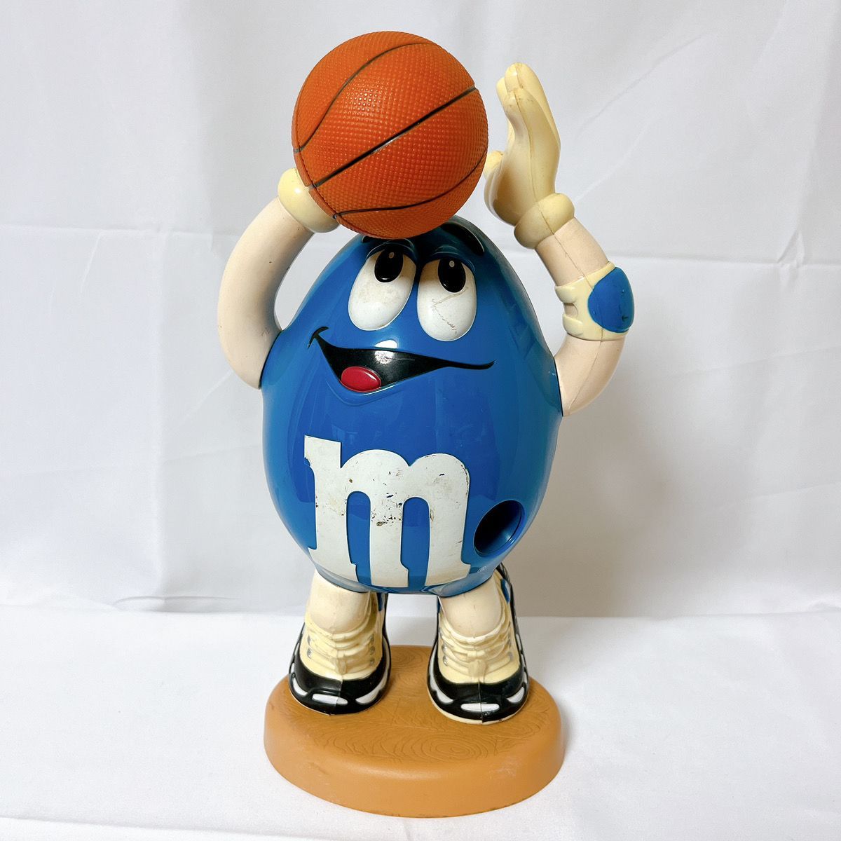 M&M's バスケットボール フィギュア Amazon | レア エムアンドエムズ m&m's ディスペンサー
