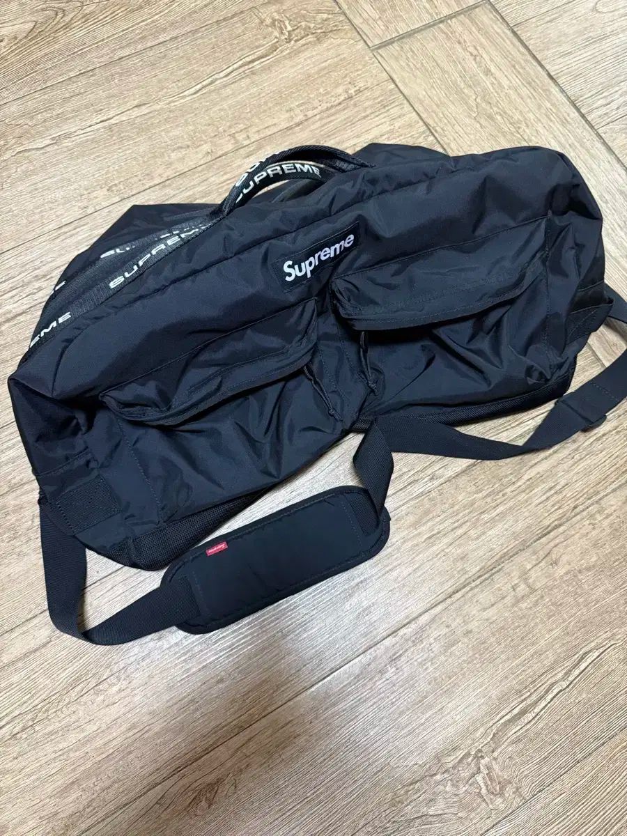 supreme （シュプリーム）　18ss ダッフルバック　　ベージュ Supreme 18SS コレクションのバッグ一覧ページ1 | God Meets Fashion