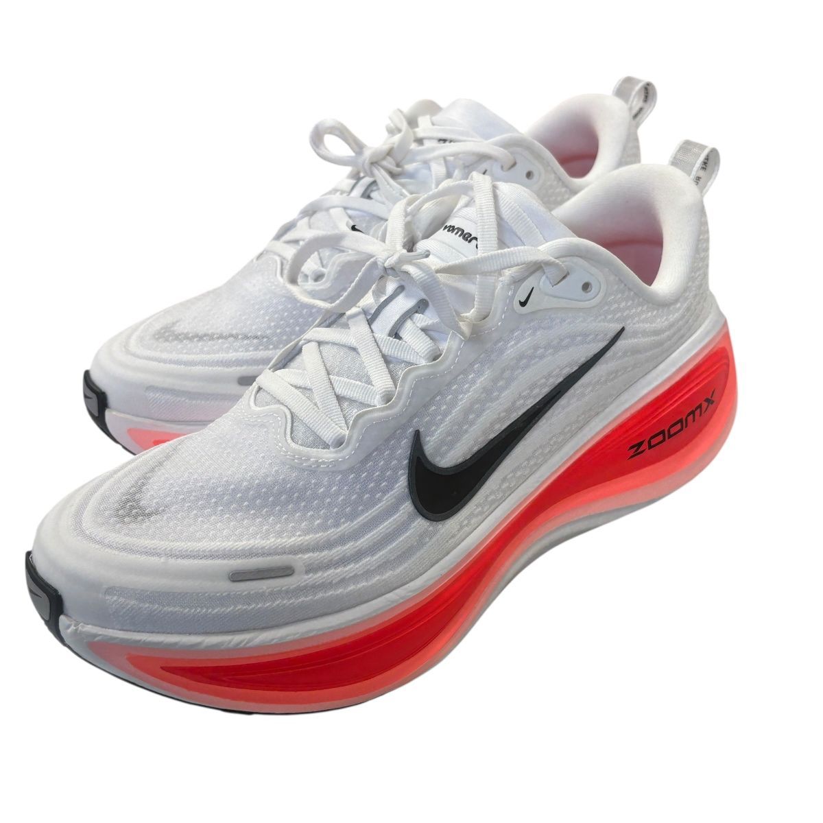 ♪3266 ♥ 保管品 Nike Vomero Plus White|Bright Crimson|Metallic Silver|Black ランニングシューズ 27.5cm HV8150-100 箱有 ナイキ ボメロ プラス