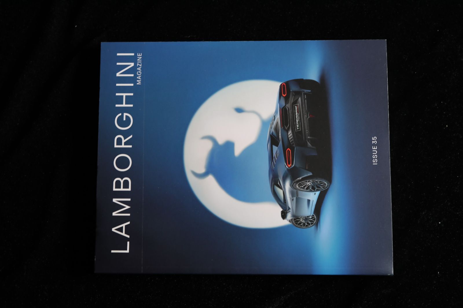 未開封LAMBORGHINI ランボルギーニ　マガジン　ISSUE Lamborghini Magazine Issue #29 Febuary 2021 | Chairish