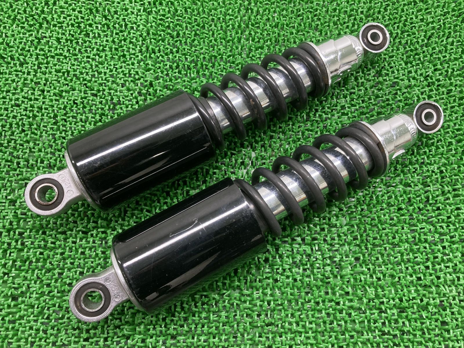 美品 kawasaki w650 純正 リアショック kawasaki 【公式通販】