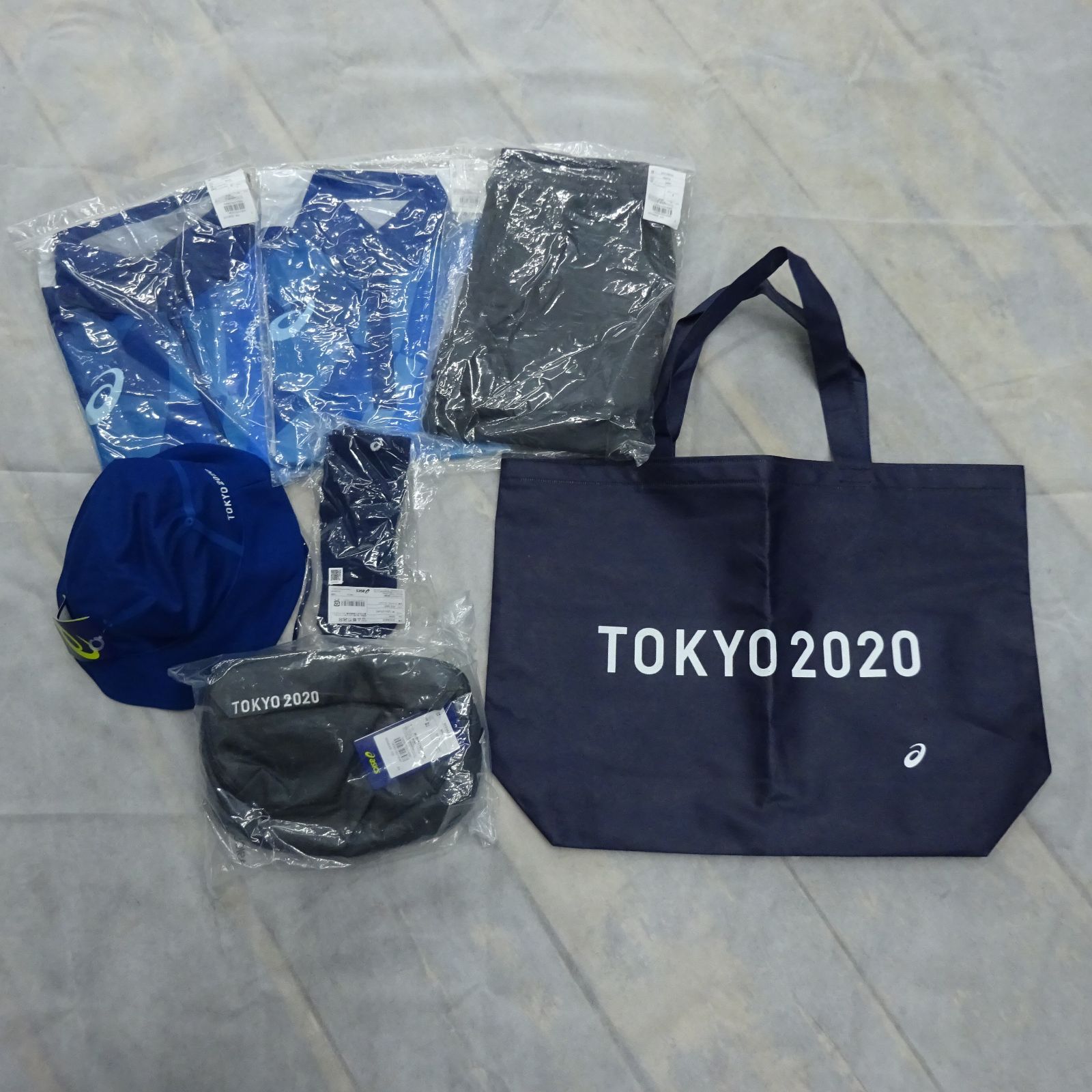 10,000円【新品未使用】東京五輪・バッグ　ショルダーバッグ　TOKYO2020