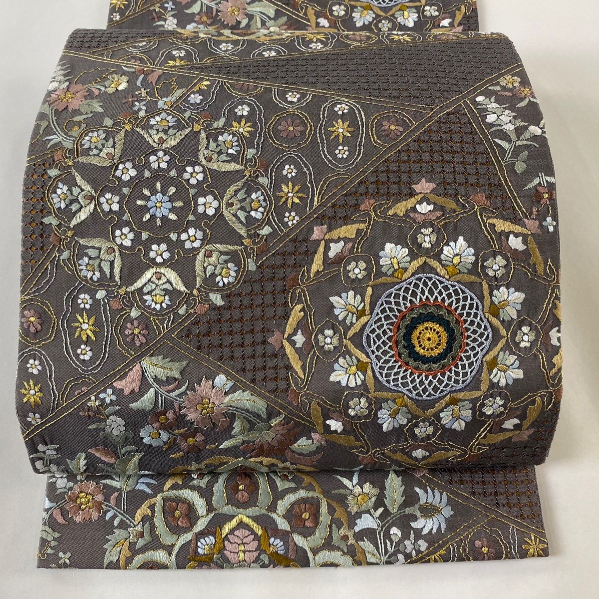 専用帯2098 ●高級 正絹 夏帯 六通 京袋帯 袋名古屋帯 華文 花文 袋帯 美品 逸品 華文 草花 金銀糸 刺繍 灰色 六通 正絹 【中古