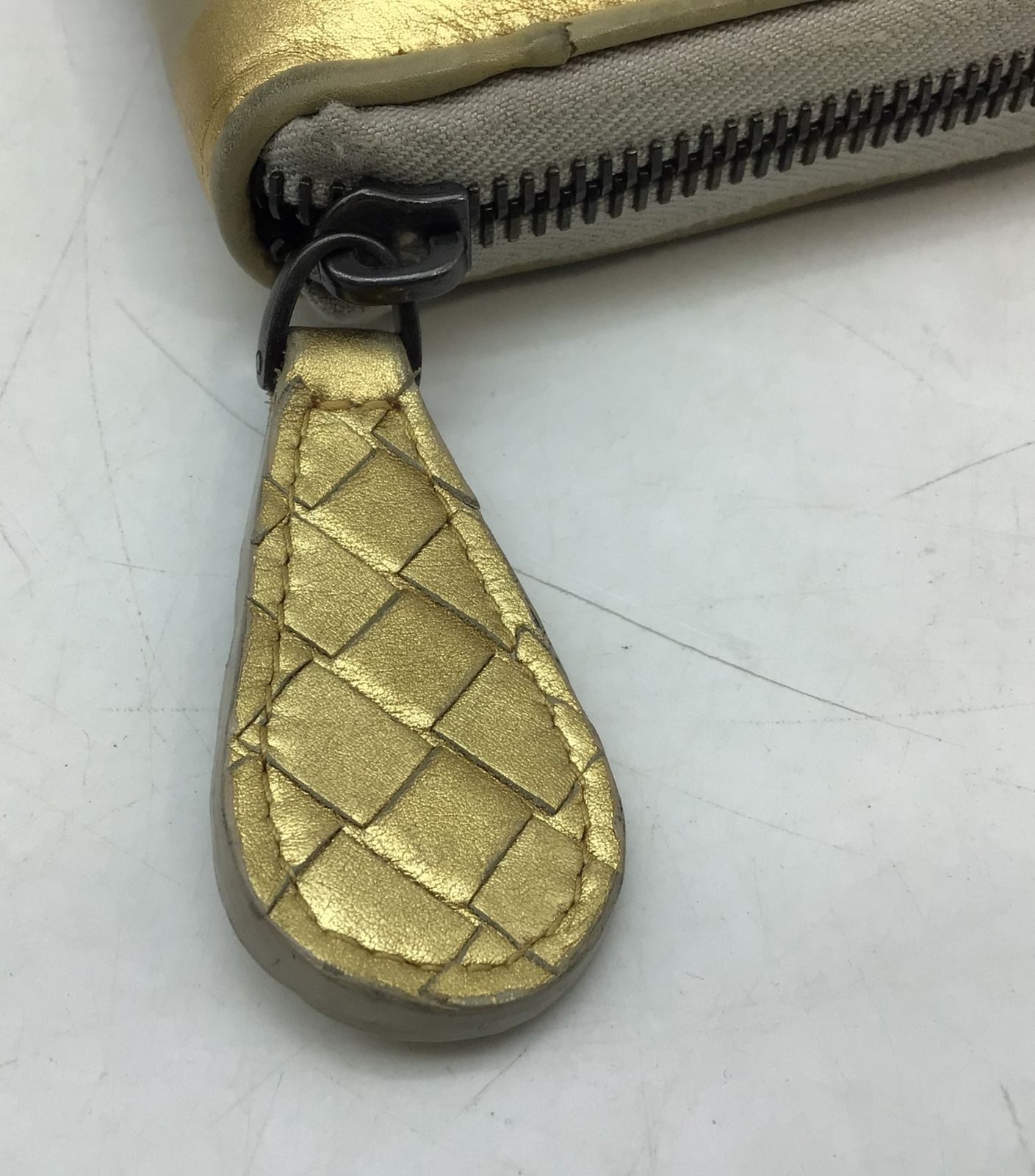 【美品】Bottega Veneta 長財布 シャンパンゴールド 箱付き BOTTEGA VENETA - ボッテガヴェネタ 二つ折り 長財布 イエロー