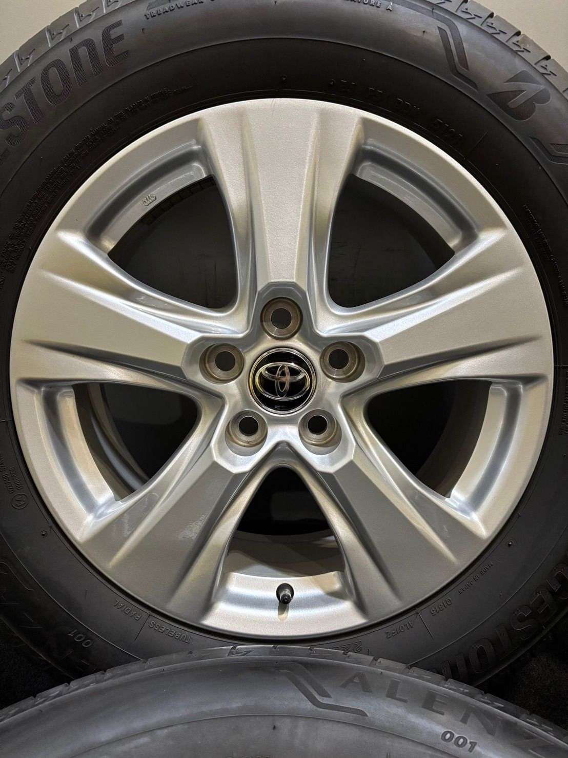 225|65R17