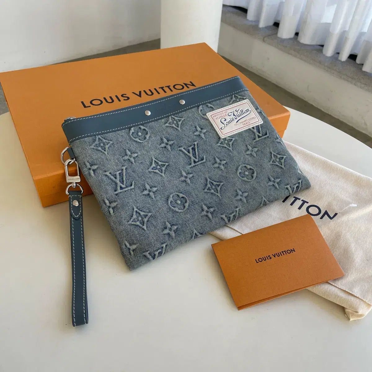 q47【美品】Gカード付 サンローラン Yライン レザー クラッチバッグ