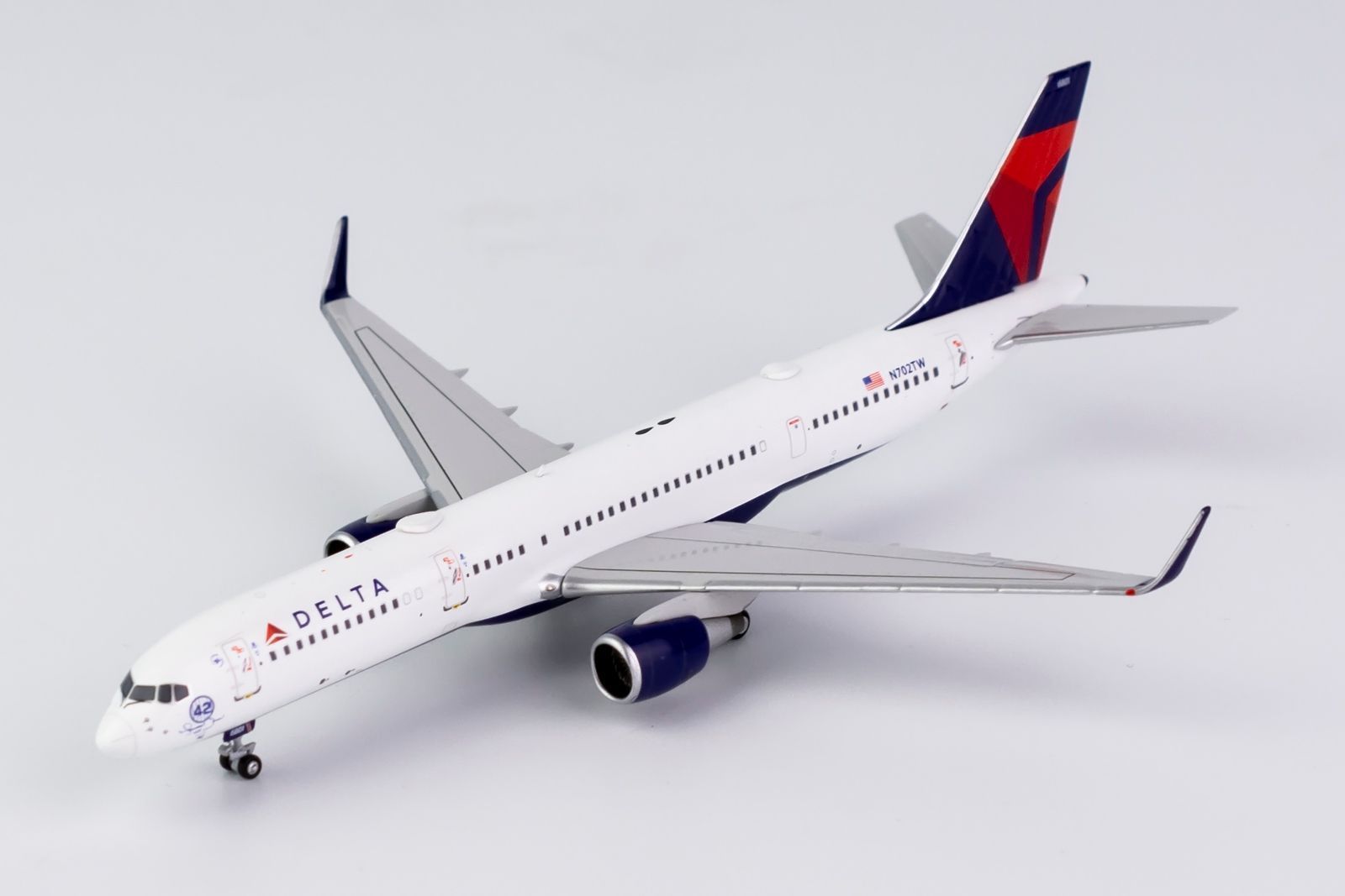 757-200 N704X