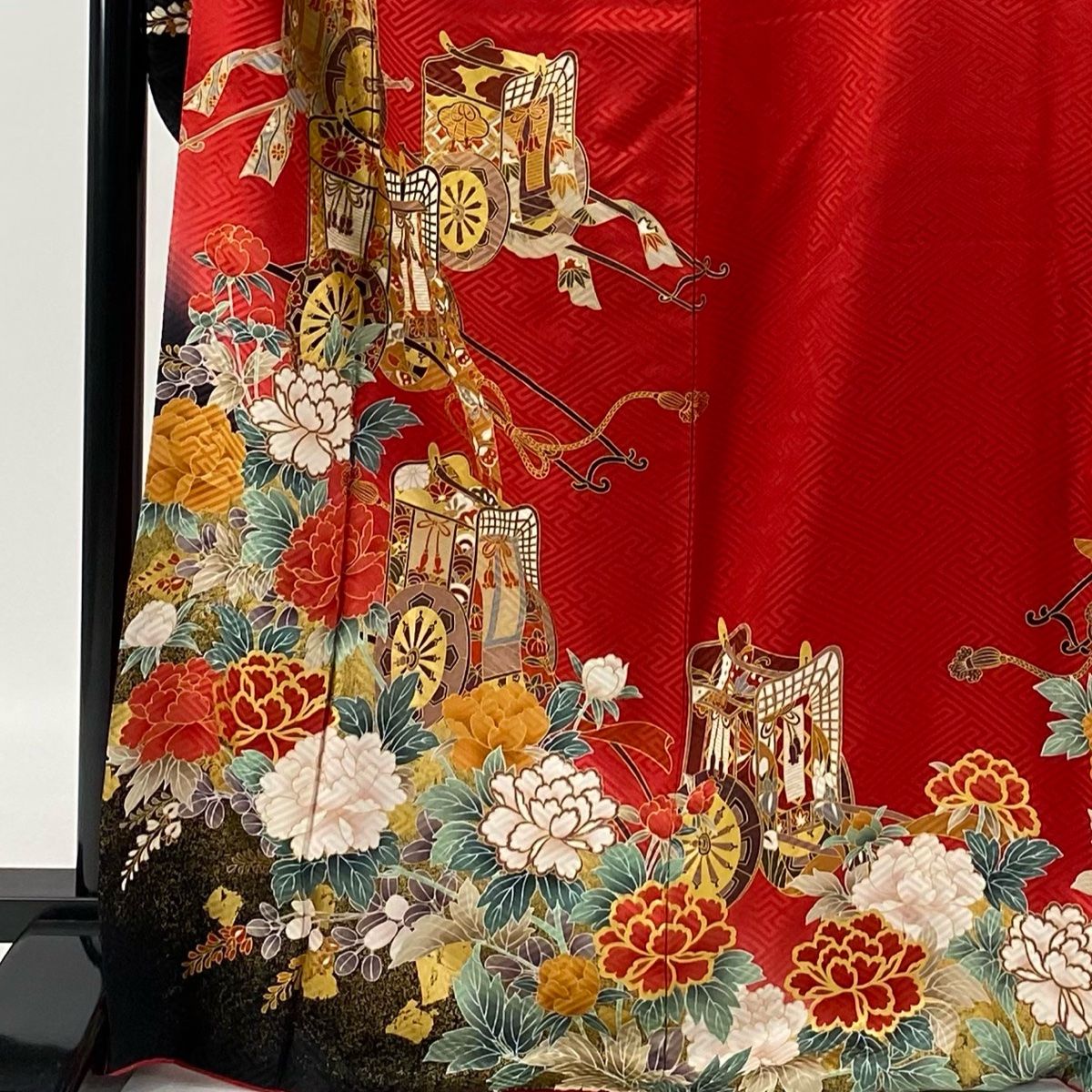 振袖 身丈171cm 裄丈67.5cm L 袷 御所車 牡丹 金彩 染め分け 赤