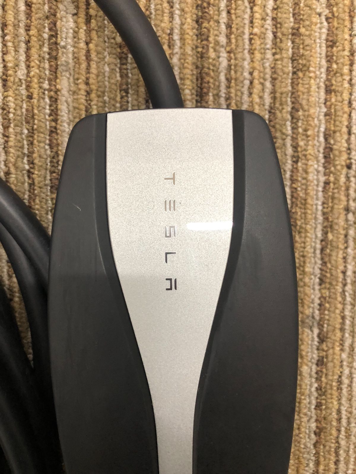 【新品】TESLA モバイルコネクター 国内在庫あり TESLA 純正充電器 Gen2 モバイルコネクター 日本