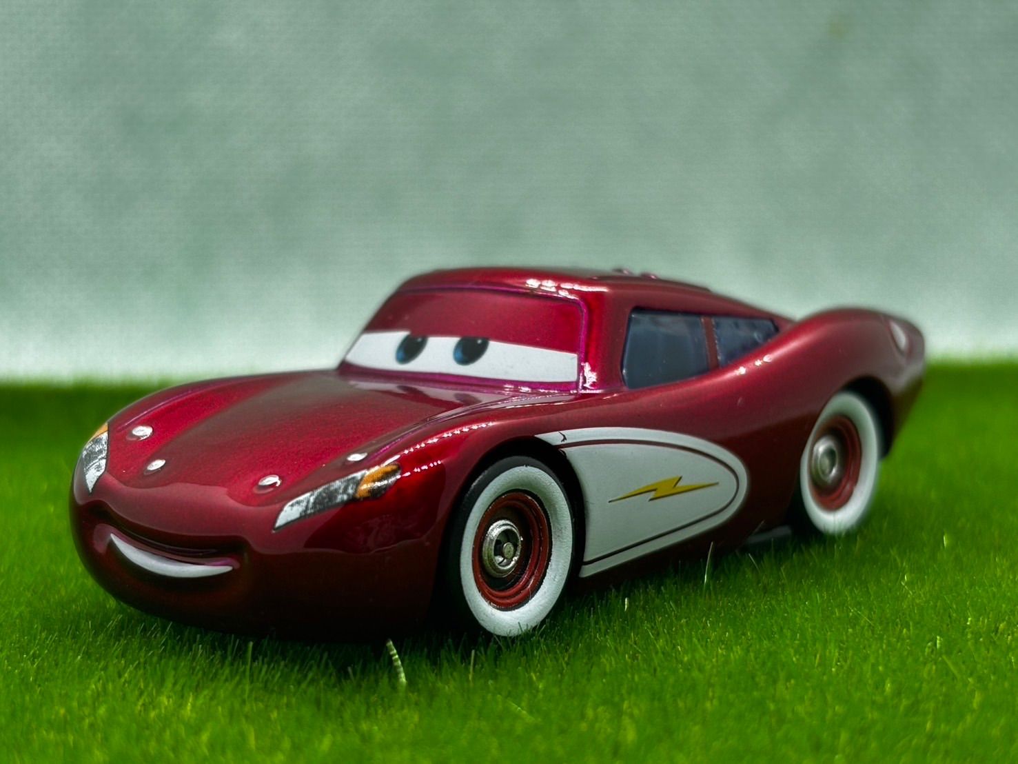 新品】 カーズ ミニカー マックィーン ラジエーター