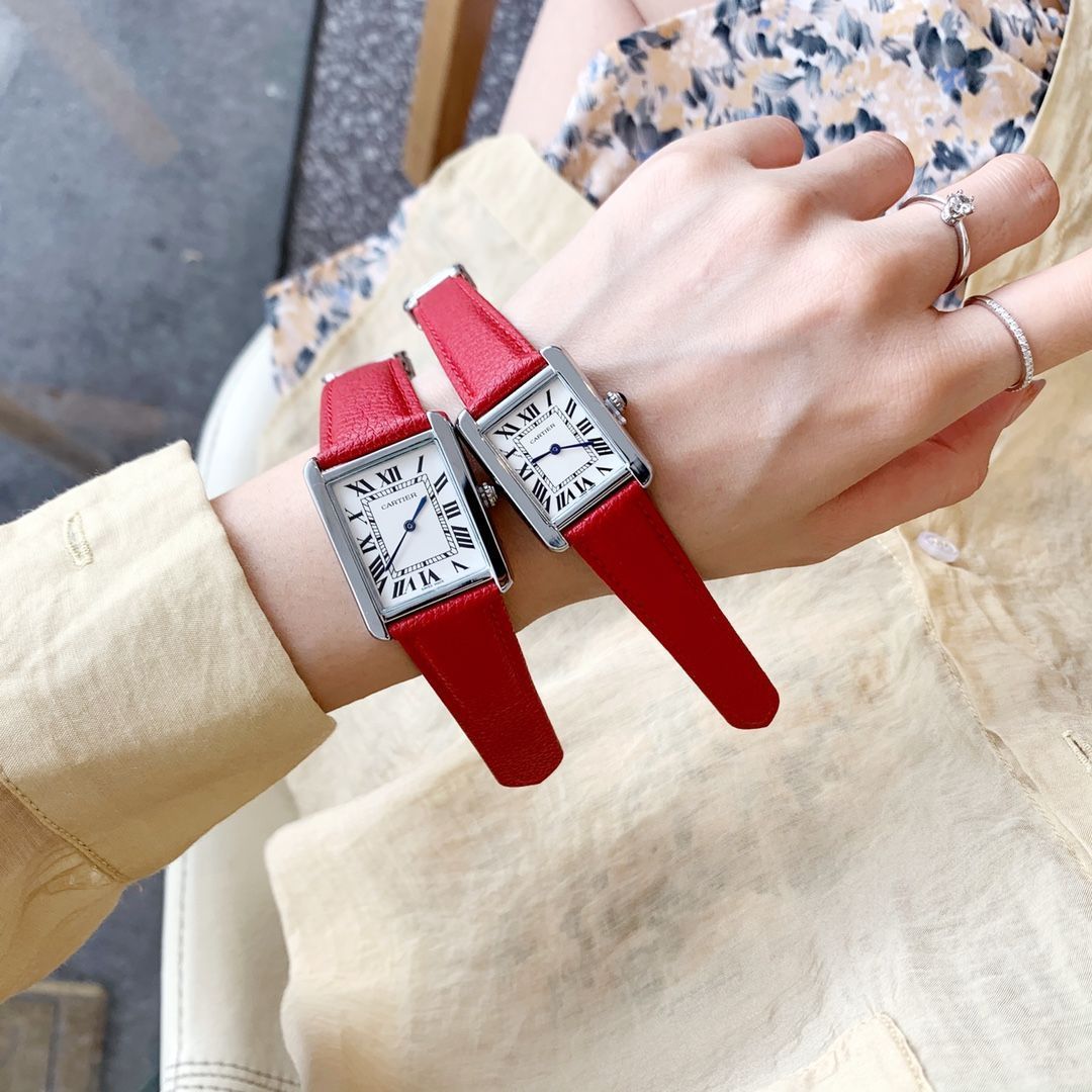 今日 Cartier タンクシリーズ腕時計