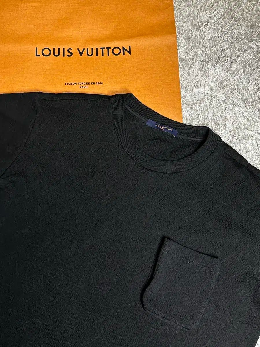 M 百貨店販売モデル Louis Vuitton ルイヴィトン 3D フル モノグラム 半袖 Tシャツ 黒