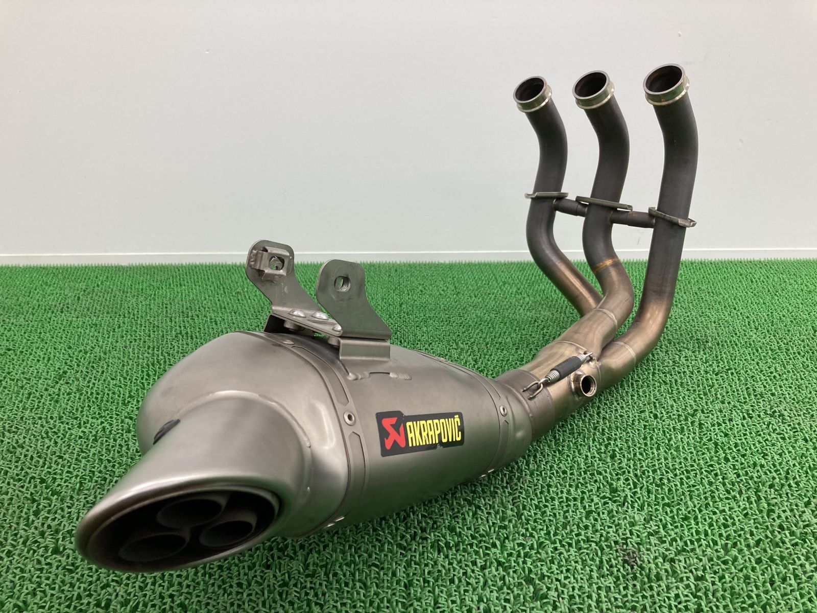 アクラポビッチ製MT-09 XSR900 マフラー M-HAF002/0240/92R-001087 社外 中古 AKRAPOVIC RN34J  RN46J チタン レーシングライン e24 - メルカリ