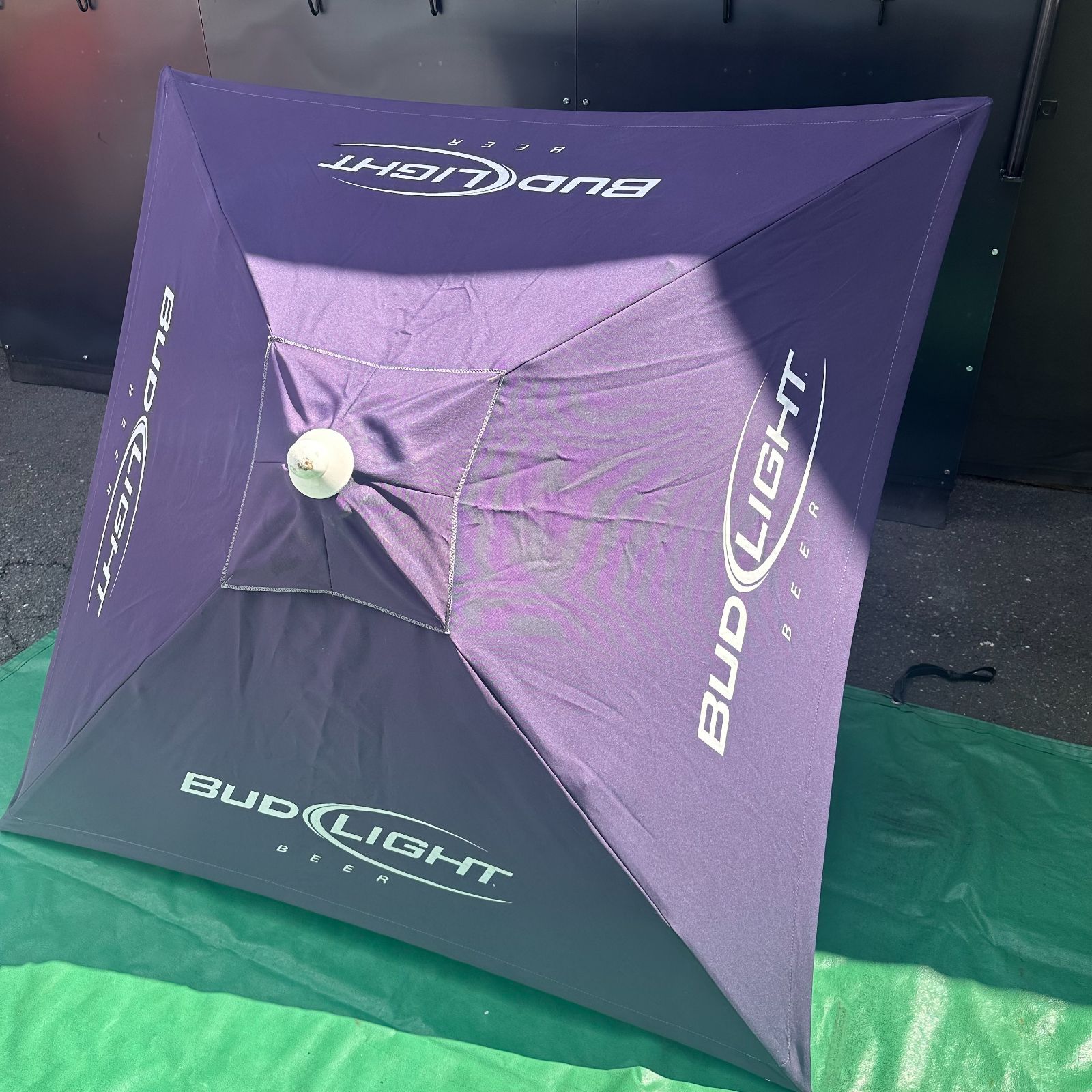 BUDLIGHTパラソル 2
