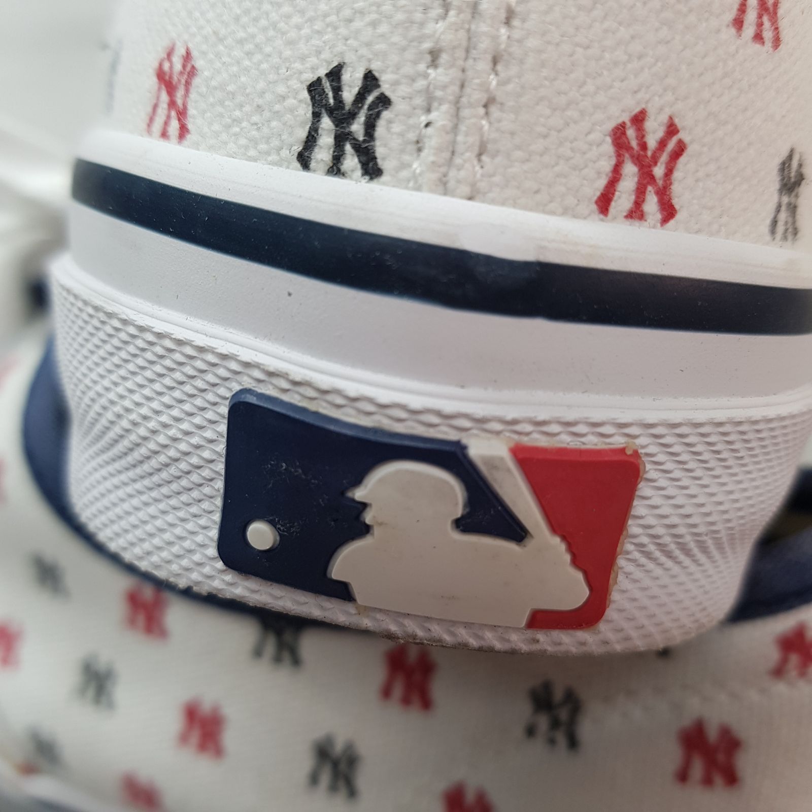未使用品 在庫限りの販売で終了 ユニセックス MLB New York Yankees 未使用品 在庫限りの販売で終了 ユニセックス MLB New York Yankees