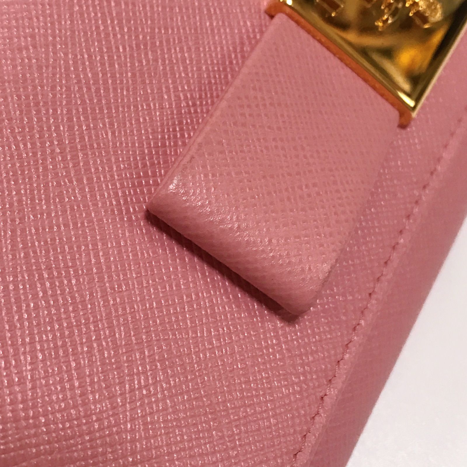 鑑定済みプラダ 定番リボンフラップ長財布 サフィアーノレザー