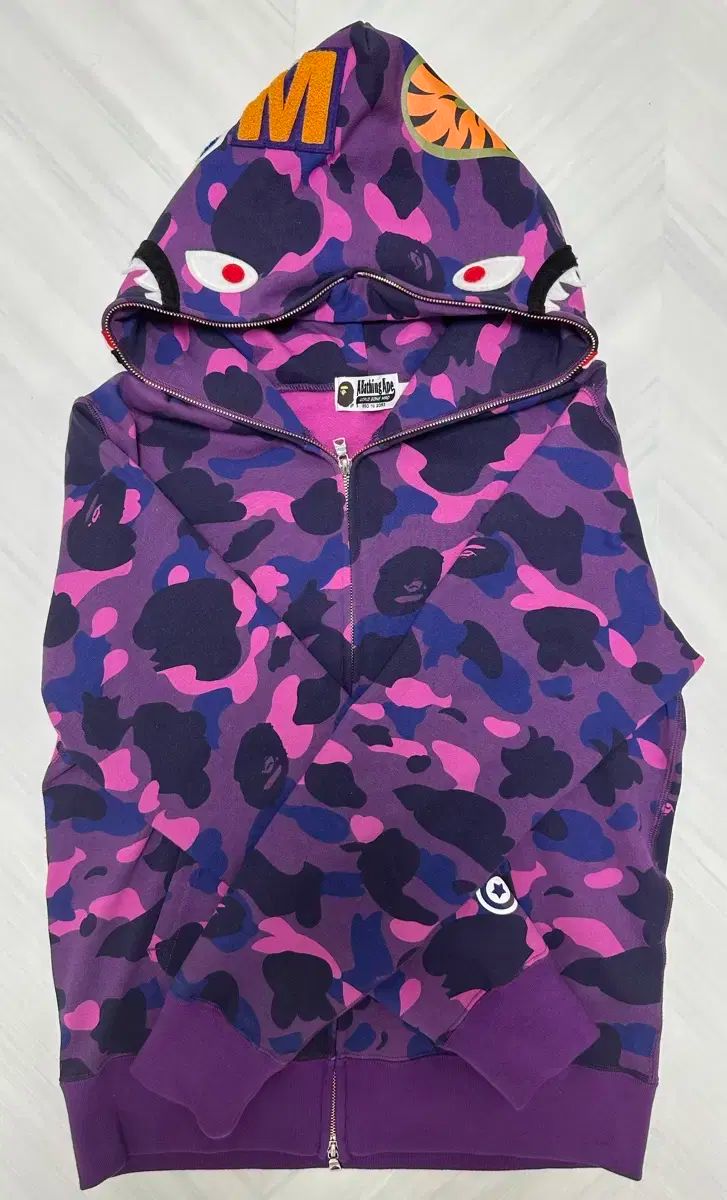 極美品　A BATHING APE ア　ベイシングエイプ　ワンピース　紫　迷彩 極美品 A BATHING APE ア ベイシングエイプ ワンピース 紫 迷彩