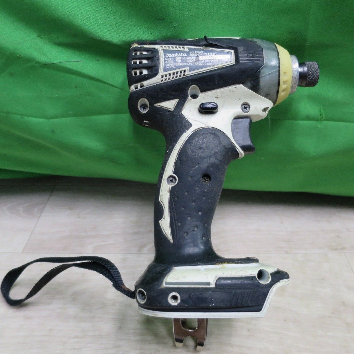 送料無料] ☆makita マキタ 充電式 インパクトドライバ TD133D 充電器 