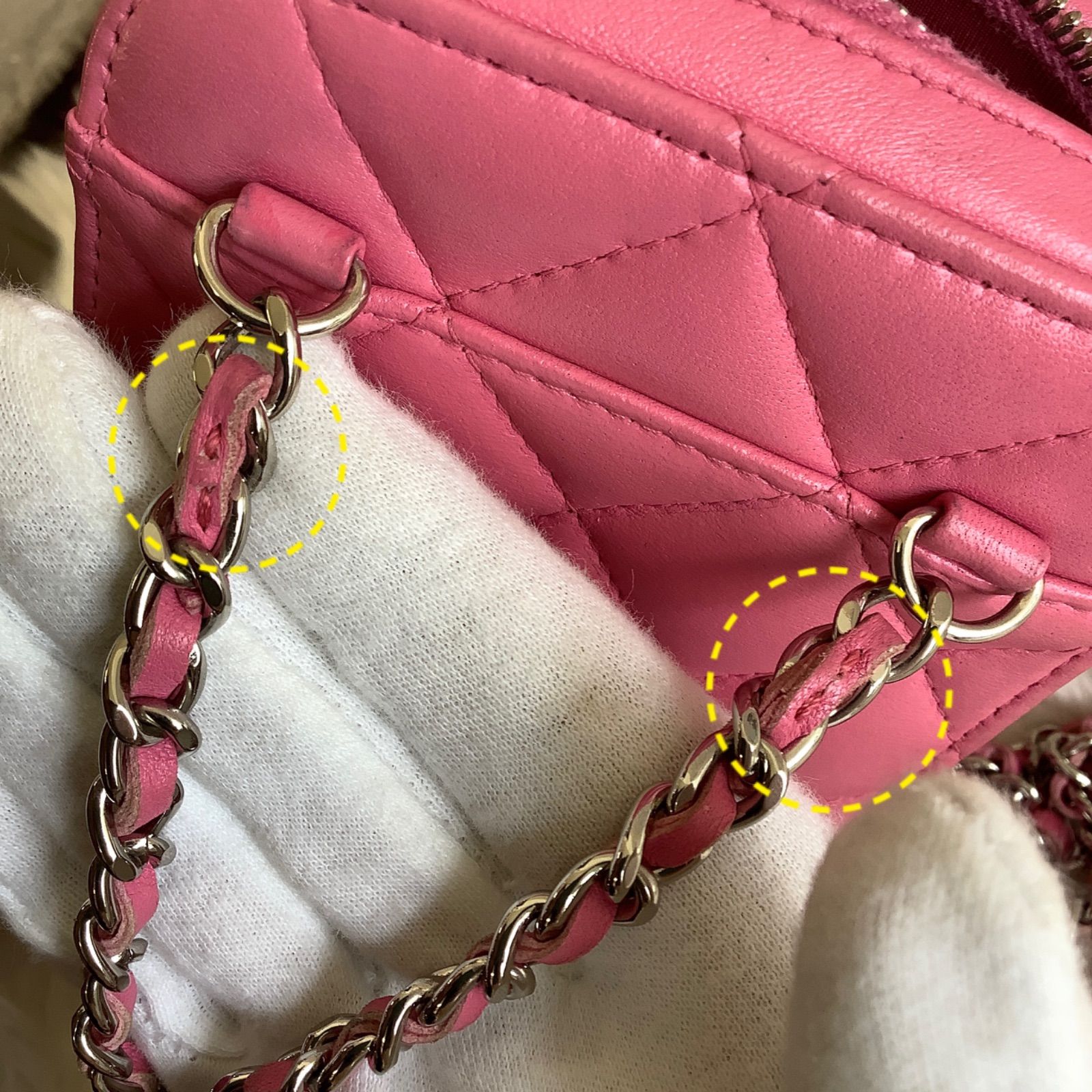 シャネル チェーンフォンポーチ