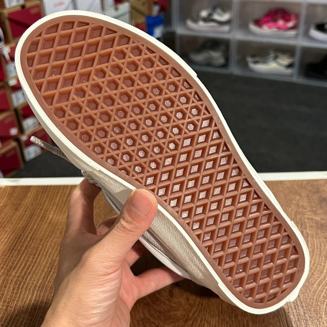 スキッド防止