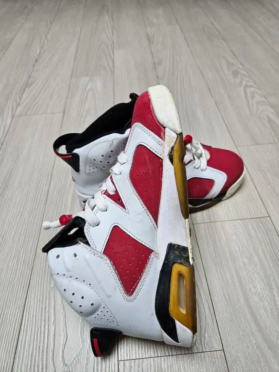 ナイキ エア ジョーダン 6 レトロ カーマイン