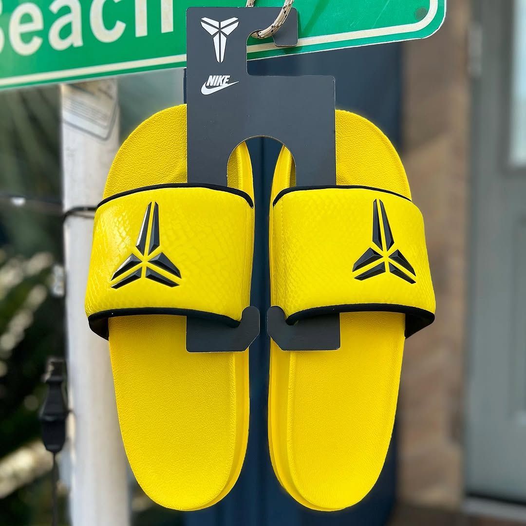 NIKE KOBE OFFCOURT SLIDE 'LIGHTNING' ナイキ コービー オフ