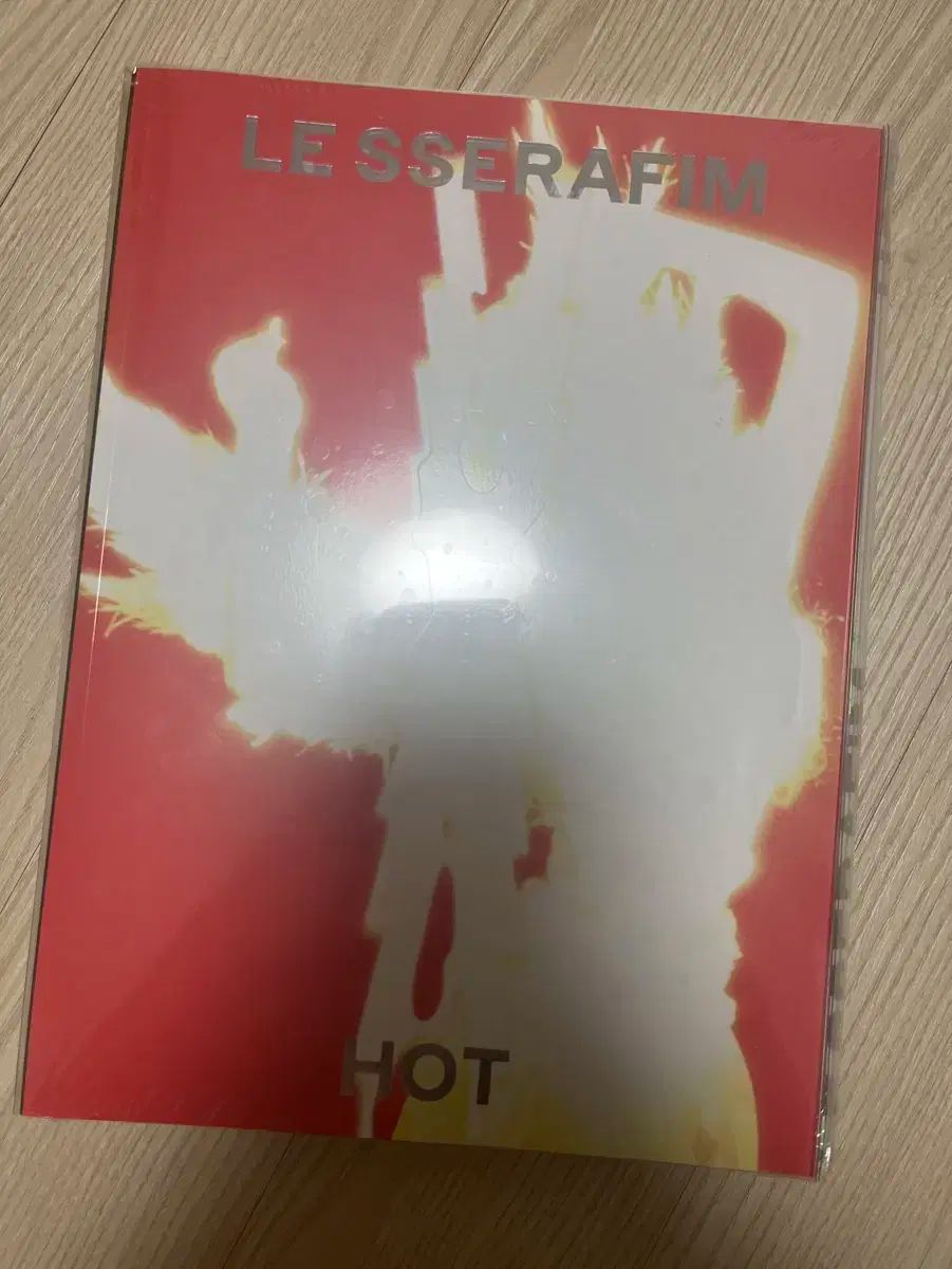 【新品未開封】LE SSERAFIM アルバム HOT CRAZY　17枚セット 新品未開封】LE SSERAFIM アルバム HOT CRAZY 17枚セット