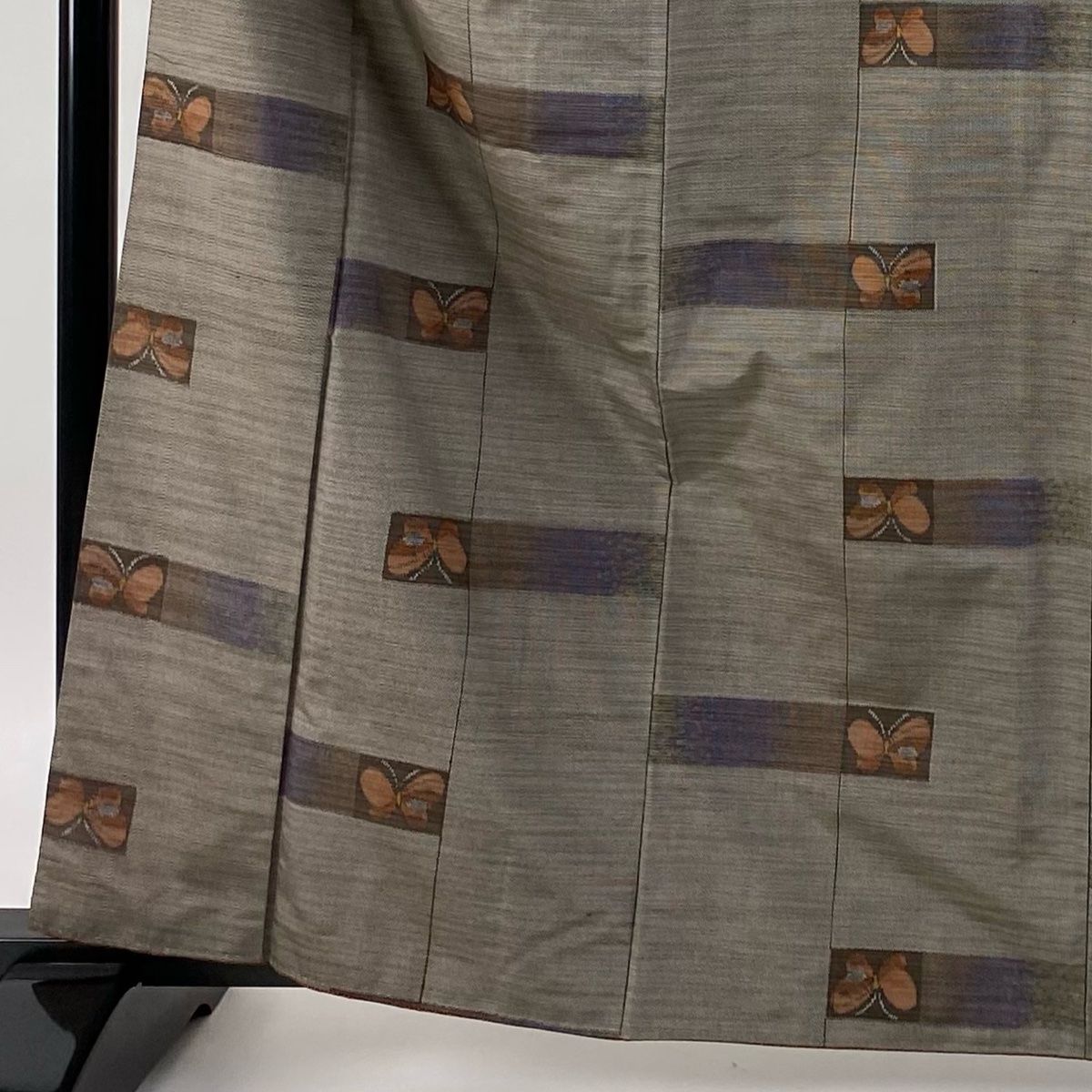 紬 身丈163cm 裄丈63cm S 袷 蝶 幾何学模様 焦茶色 正絹 秀品
