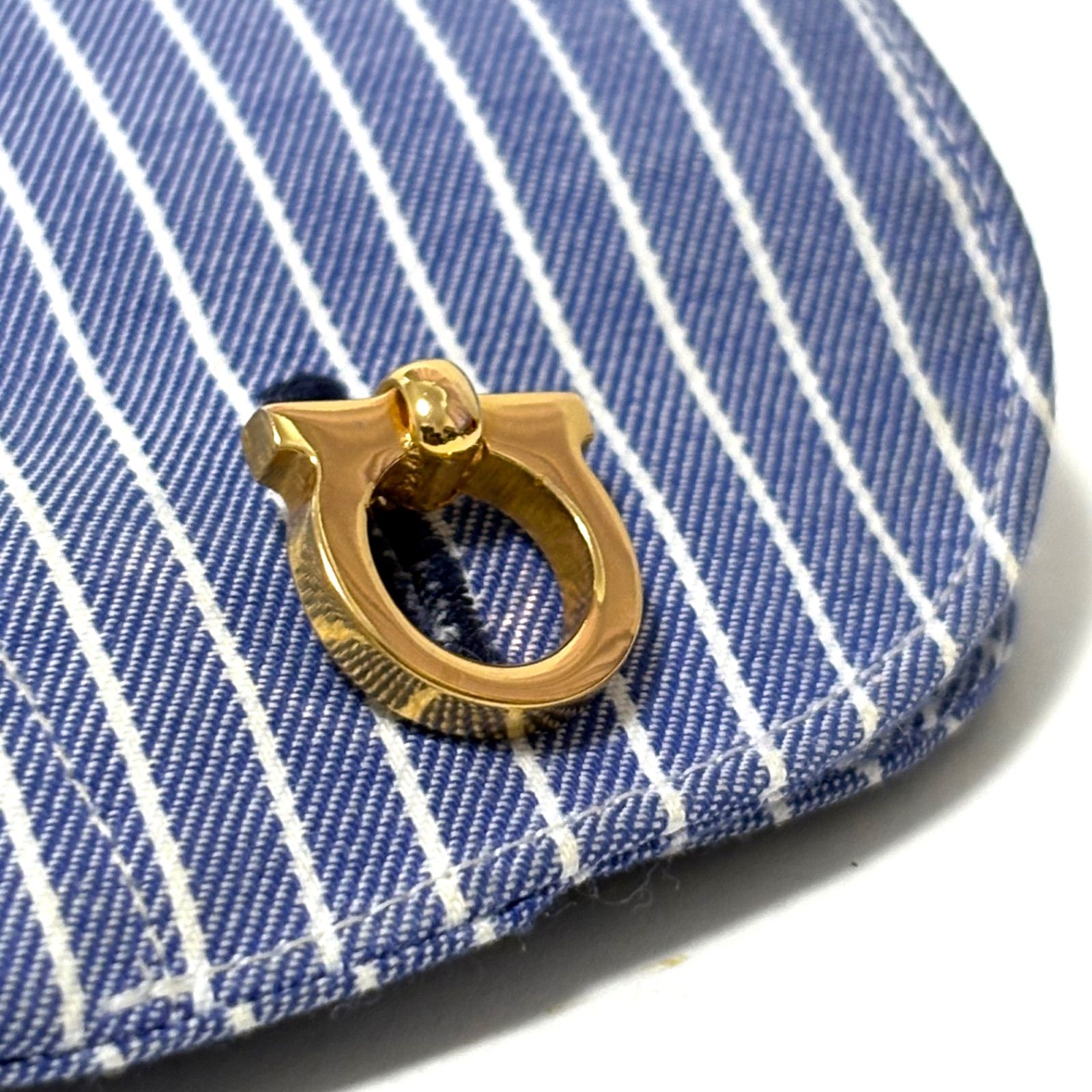 サルヴァトーレフェラガモ カフス ゴールド カフリンクス