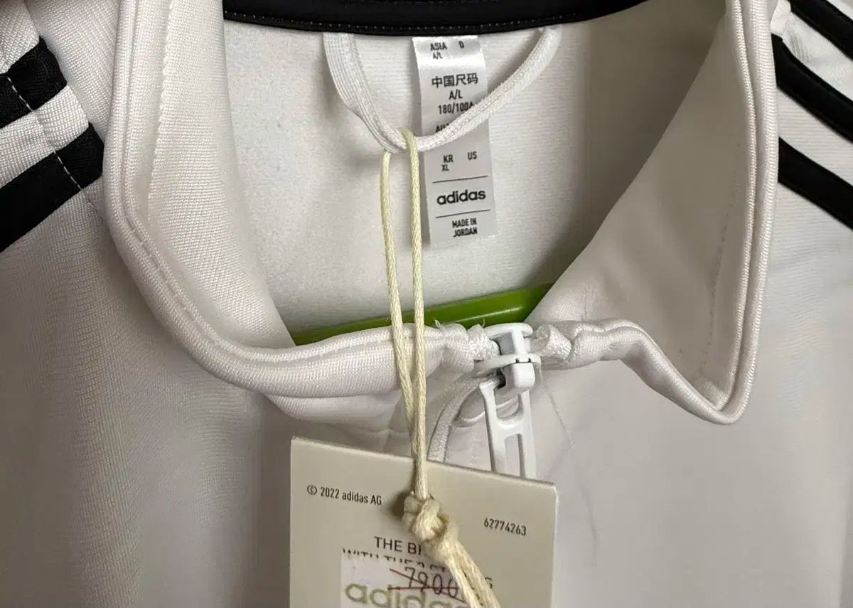 adidas アディダス
