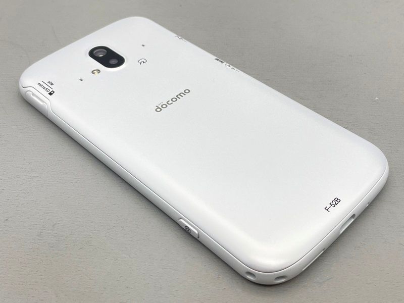 中古】F-52B らくらくスマートフォン【新品同様 】SIMロック解除済み