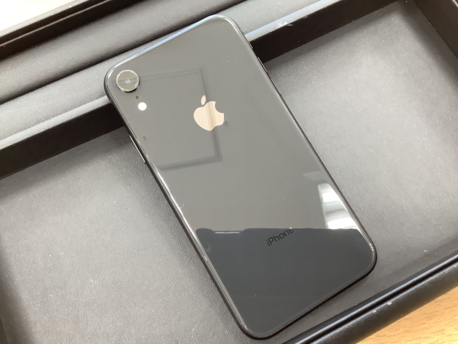 D1386 Apple iPhone XR 本体 64GB SIMロック解除済み・初期化