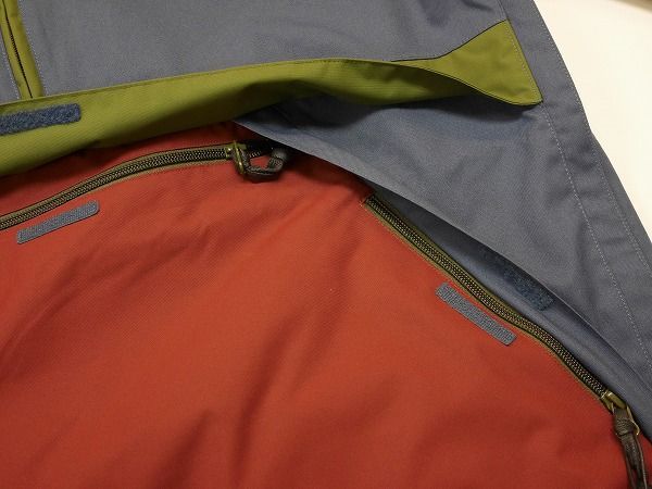 新品:SALE】22 AIRBLASTER TRENCHOVER JACKET - Navy Olive Ox