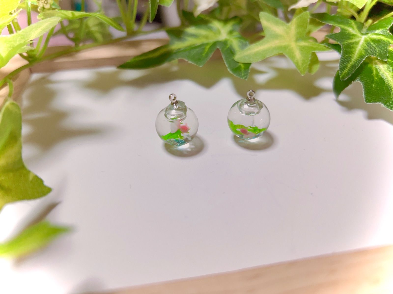 ① レジン 金魚鉢 かいい チャーム ガラスドーム ハンドメイド