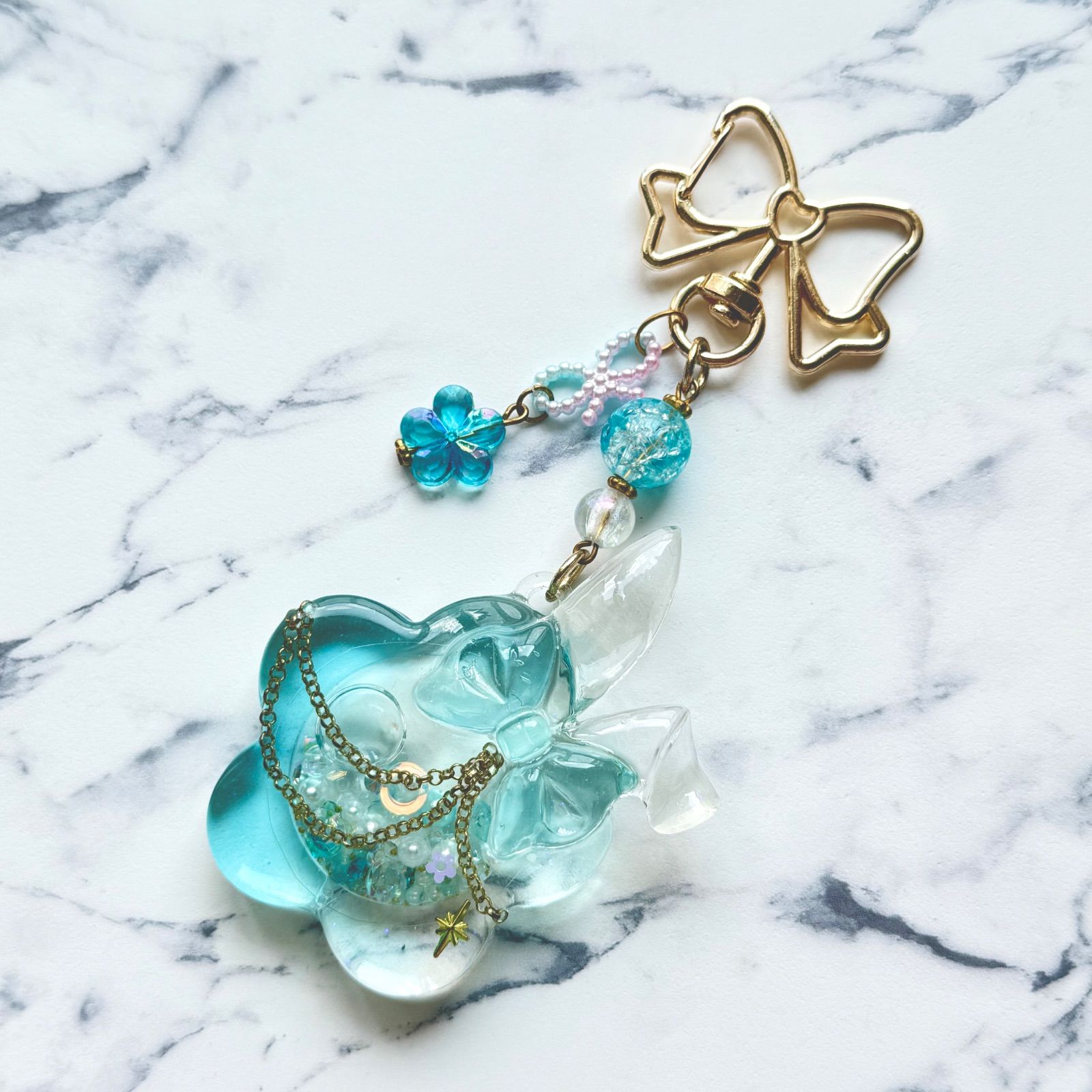 ハンドメイド レジンシェイカーキーホルダー 花 うさ耳 ブルー クリア