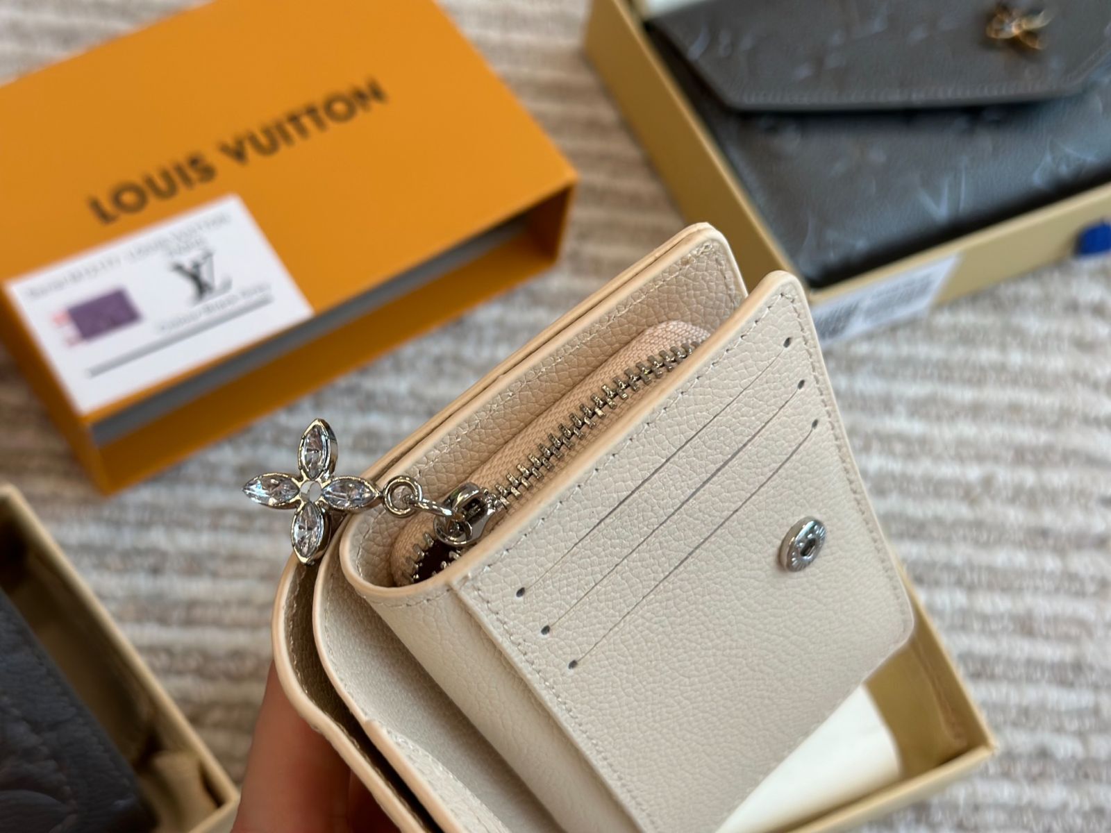 【極美品】LOUIS VUITTON　ダミエ　コンパクト財布　ラドロー 美品‼️ ルイヴィトン ダミエ コンパクト 財布 2つ折り 小銭いれ