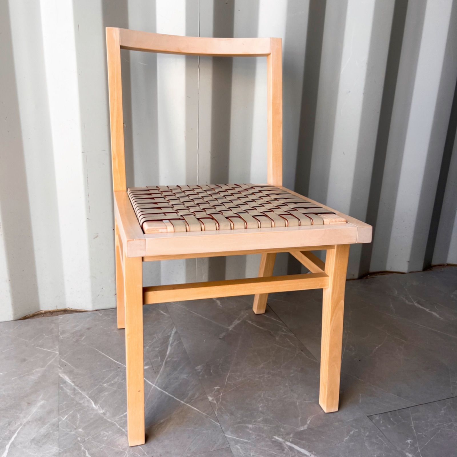 ゆかっぺカッシーナダイニングチェア Cassina/カッシーナ ダイニングチェア 本革のクリーニングや塗装