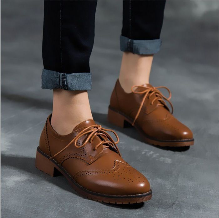 【que shoes】美品 エナメル derby シューズ 黒 23.5 オックスフォードシューズ レディース ヒール レースアップ