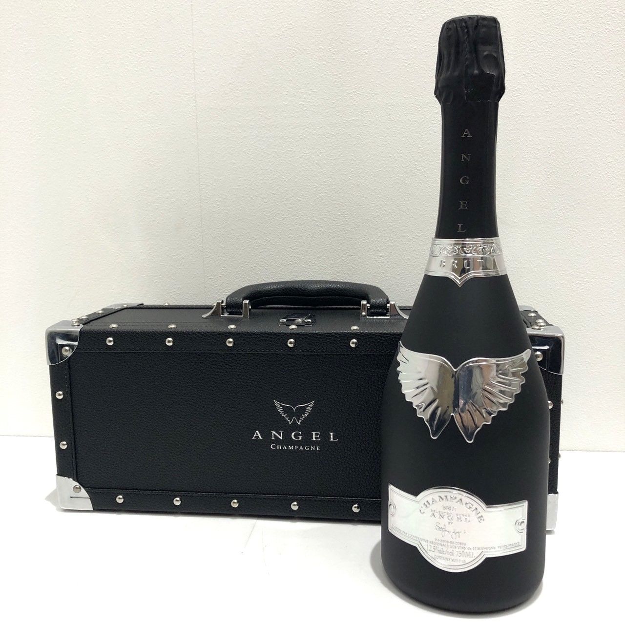 ［未使用］エンジェル　シャンパン　ブラック　 専用ケース付き エンジェル シャンパン ブラック NV ブリュット ケース付 古酒 - メルカリ