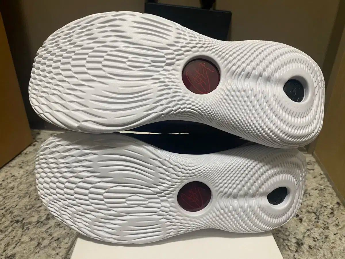 UNDER ARMOUR アンダーアーマー カリー 11 バスケットシューズ 260